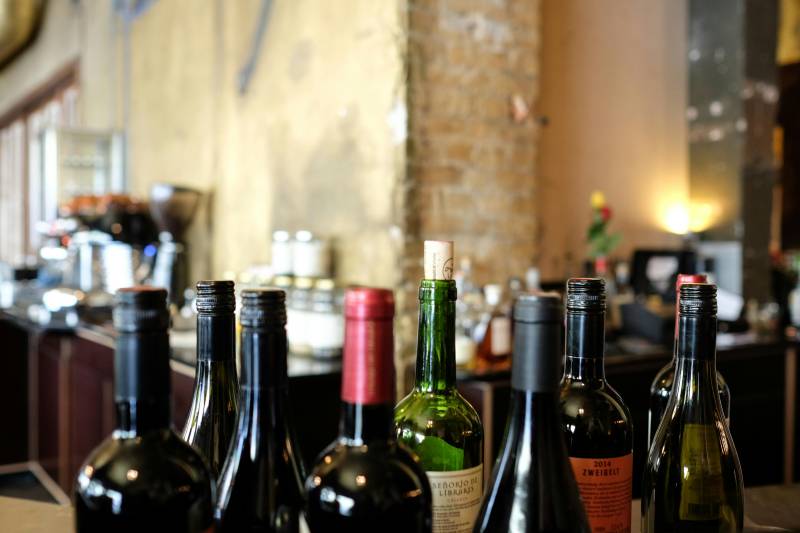 Buffet pour ranger des bouteilles de vin