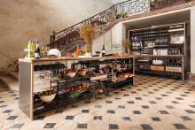 Notre zone d'activité pour ce service Entreprise spécialisée dans l'agencement de cave à vin avec plans, meubles modulables et solutions de stockage en bois massif à