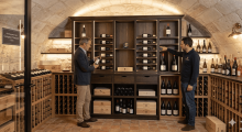 Notre zone d'activité pour ce service Commode de rangement pour bouteilles de vin avec personnalisation possible des étagères de rangement adaptées aux collections à